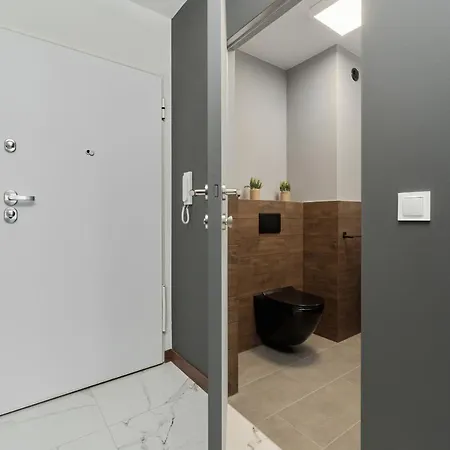 Апартаменты Rent Like - Spacious Studio With Balcony Slonimskiego 2 Вроцлав